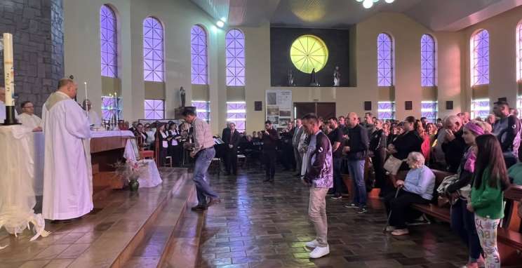 Unidos por Bento participa de homenagens às vítimas da tragédia climática do ano passado e reconhecimento aos voluntários
