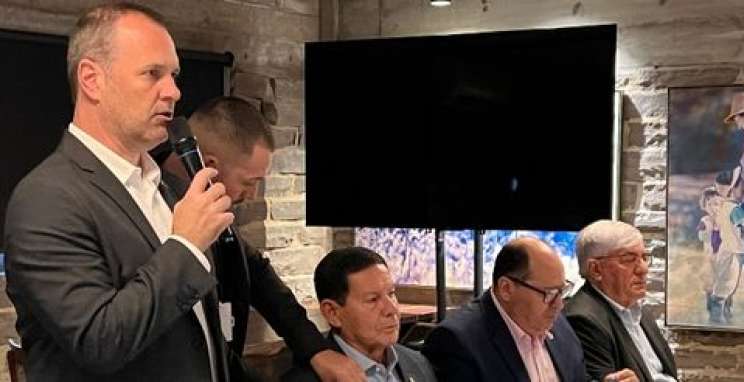 CIC-BG entrega pauta a senador Hamilton Mourão