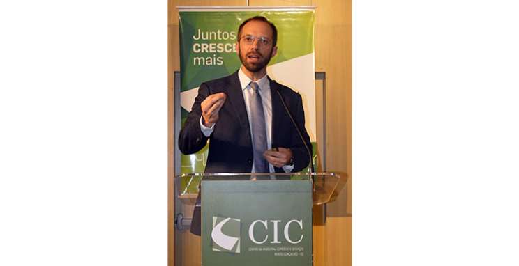 CIC-BG estimula reflexão sobre futuro político do País e do Estado