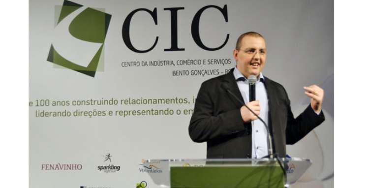 Daniel Piardi mostra como utilizar a neurociência a favor dos negócios no CIC-BG