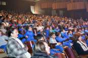 Peça teatral ‘A menina da biblioteca’ encanta mais de 2,2 mil alunos em Bento Gonçalves
