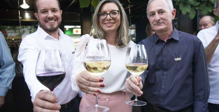Vinho Encanado brinda aniversário de 55 anos da Fenavinho em Bento Gonçalves