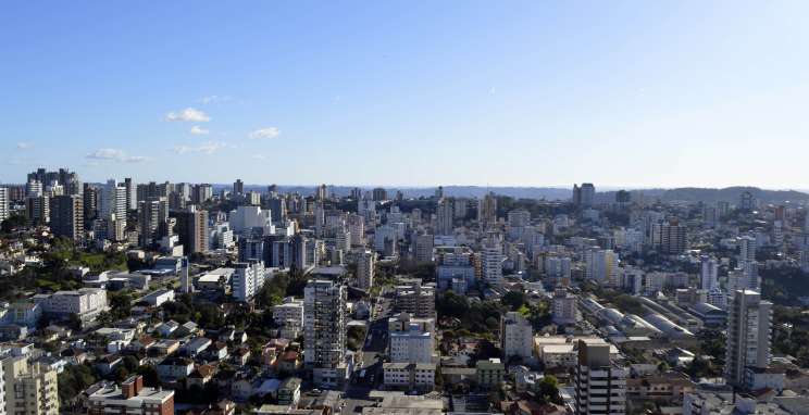 Com empregos em alta, setor de serviços mostra recuperação em Bento Gonçalves