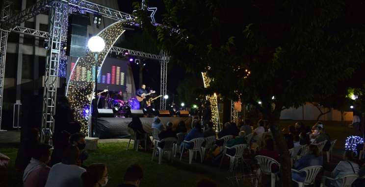 Projeto EnCantos aquece a noite do bairro São Bento com música e alegria