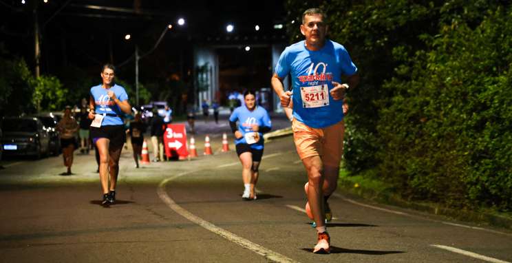  Sparkling Night Run comemora décima edição com mais de mil atletas pelas ruas de Bento Gonçalves