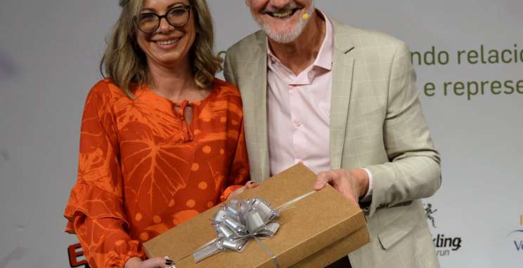 No CIC-BG, Emilio Finger convida a desfrutar o agora para ser feliz