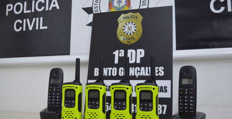 O Corpo de Bombeiros recebeu um desfibrilador e um manequim para treinamento de reanimação cardiopulmonar - Crédito Alessandro Manzoni, Exata Comunicação.