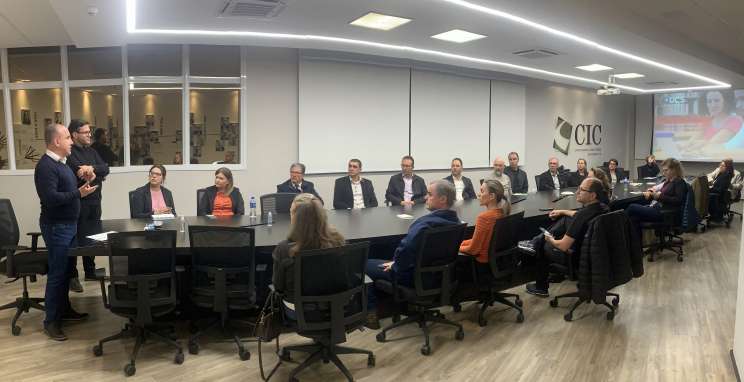 CIC-BG e UCS Bento lançam curso de Tecnologia em Processos Gerenciais 45+
