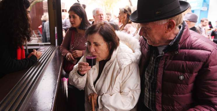 Bento Gonçalves vive momento histórico com volta do vinho encanado