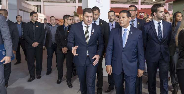 Representatividade política dá o tom do ato solene da 29ª ExpoBento e 16ª Fenavinho