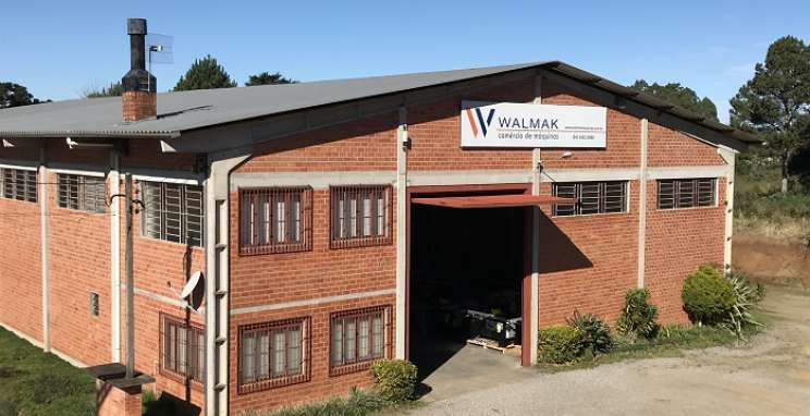 Walmakcompleta duas décadas como referência em maquinário para indústria moveleira