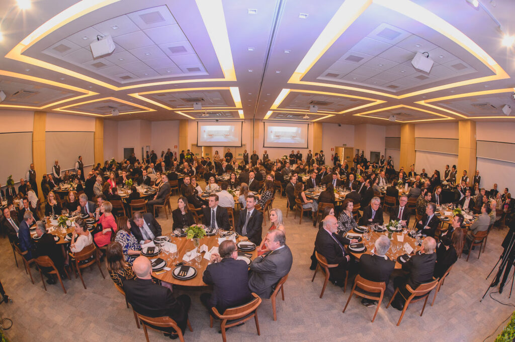 Centro Empresarial Bento Gonçalves inaugura celebrando a união