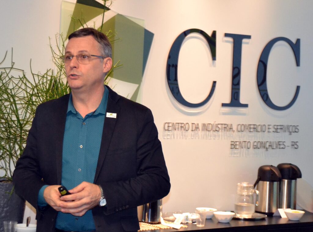 Observatório Social destaca importância do monitoramento das contas públicas em reunião no CIC-BG