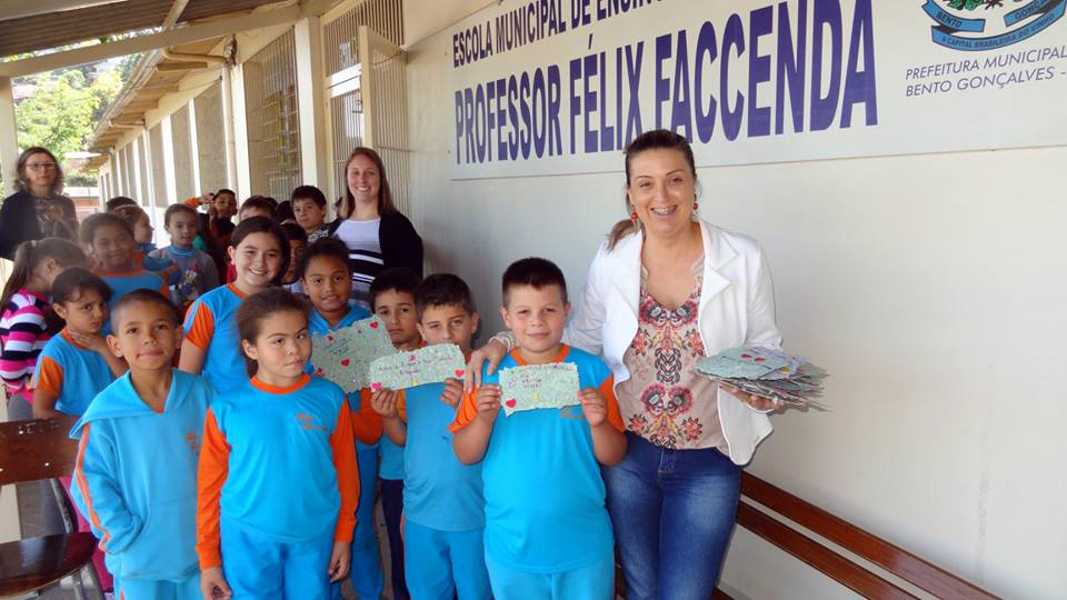 Parceiros Voluntários tem agenda solidária em escolas e entidades do município