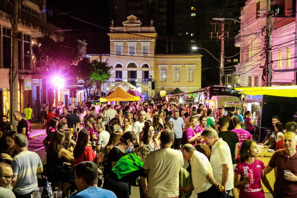 Sparkling Night Run celebra quinta edição com mais de 700 participantes