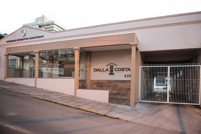 Buffet Dalla Costa oferece serviço de delivery e congelados