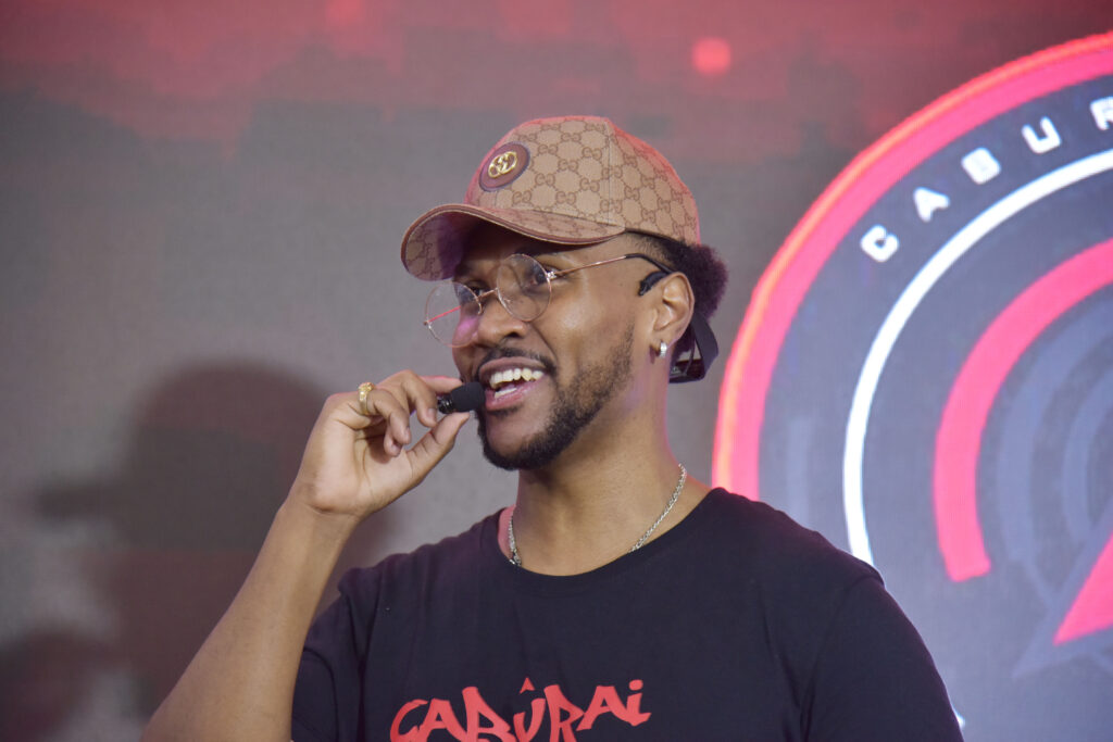 ‘E-sports Bento’ insere campeonato de Free Fire na programação com narração de Caíque Brown
