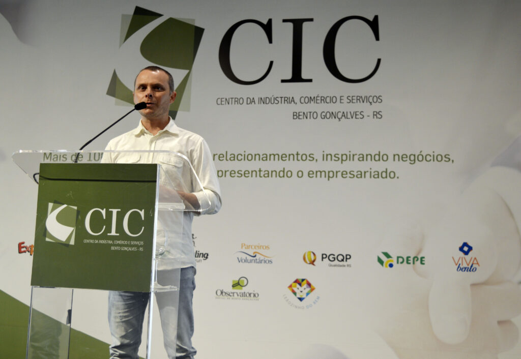 Jornalista Fabiano Mazzotti divulga projeto “130+1” a empresários