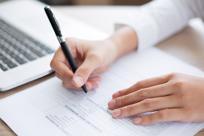Outubro tem redução na variação positiva do saldo de empregos