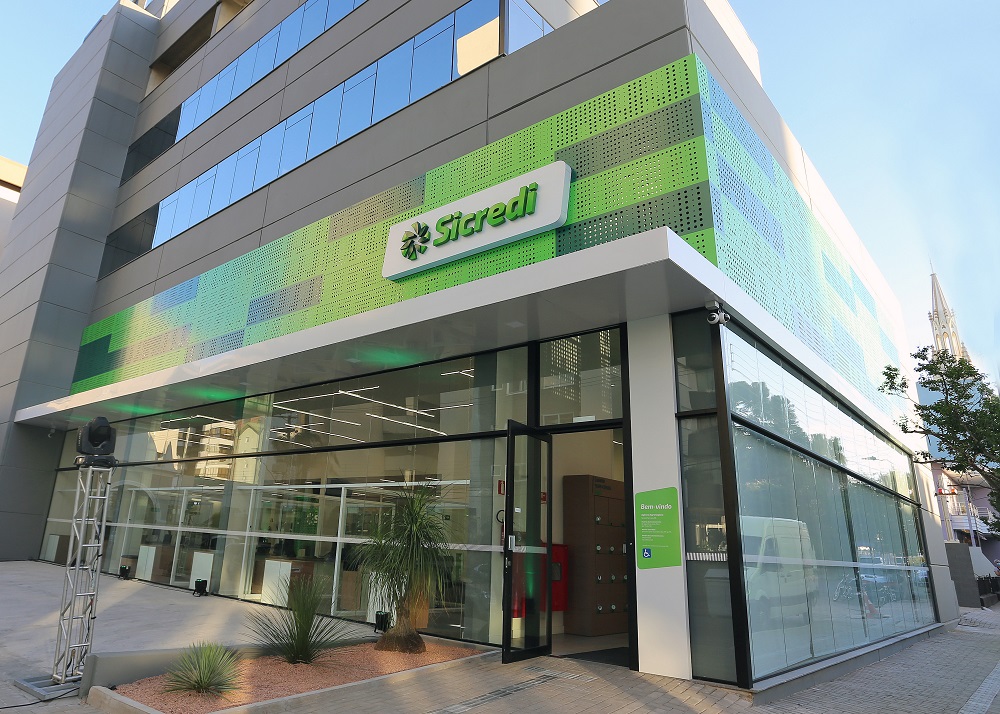Sicredi Serrana cresce amparada pelo serviço personalizado aos associados