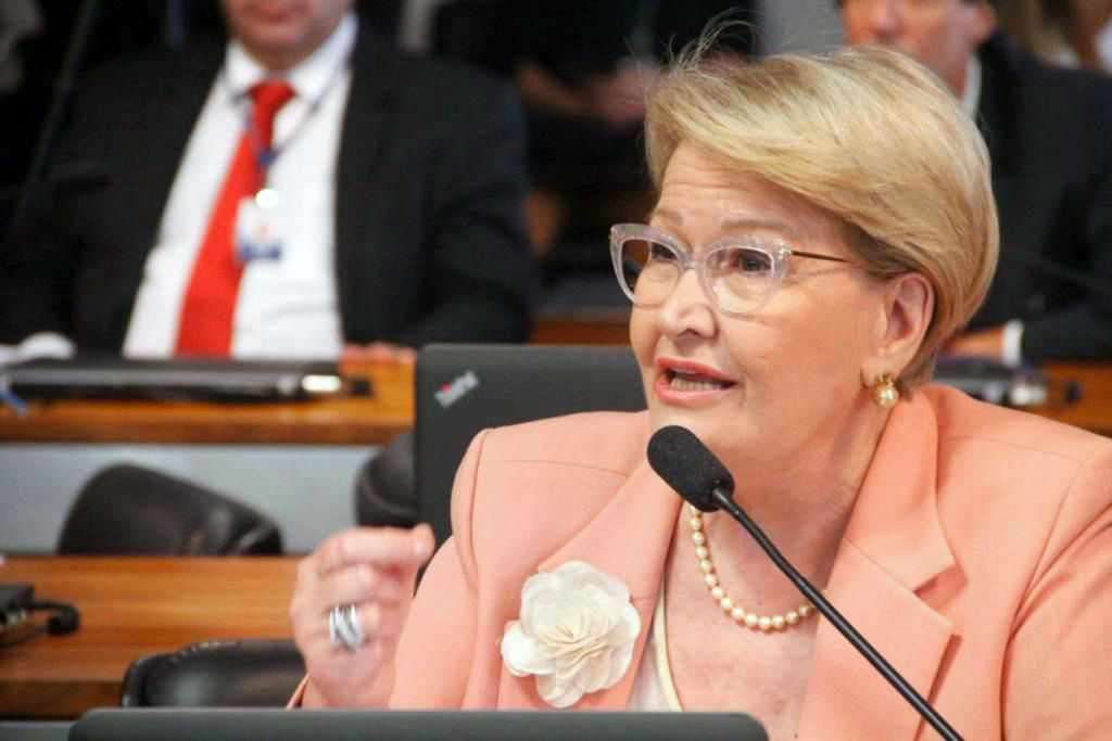 Ana Amélia Lemos traz ao CIC-BG análise política e econômica do país