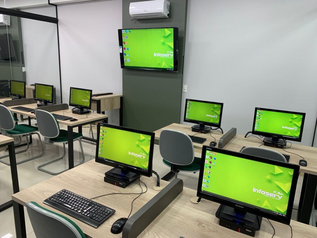 Escola Infoserv forma mão de obra para o mercado de trabalho