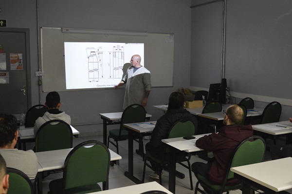 Projeto do CIC-BG inicia cursos de iniciação profissional