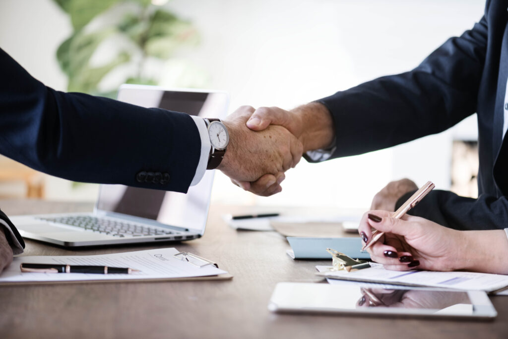 Setor de serviços ultrapassa indústria como maior empregador do município