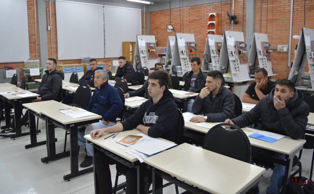Qualifica Bento inicia quarta turma de aperfeiçoamento profissional