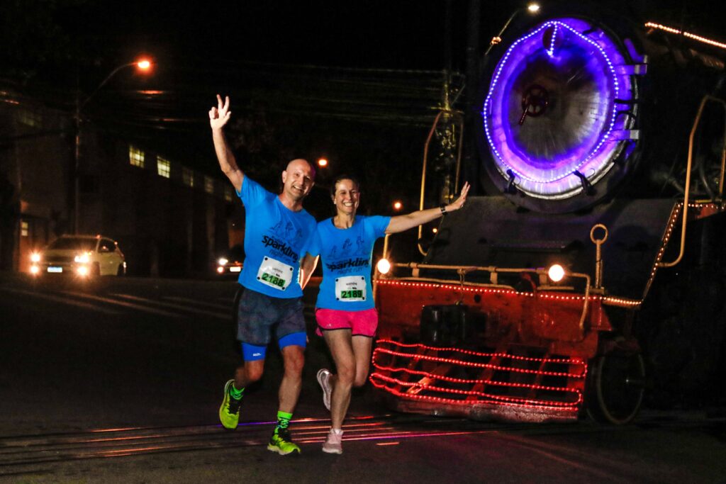 Ação promocional oferece inscrições com condições especiais para a Sparkling Night Run
