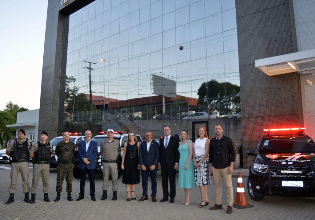 Consepro-BG realiza entrega de viaturas a forças policiais