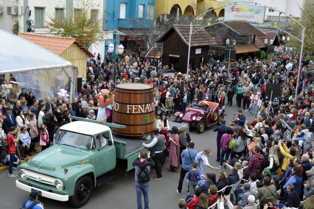 Desfile Cultural da 18ª Fenavinho convoca para novas experiências na Via del Vino