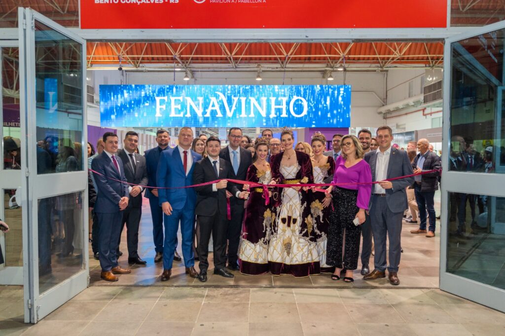 Em solenidade festiva, ExpoBento e Fenavinho abrem para brindar negócios e alegria