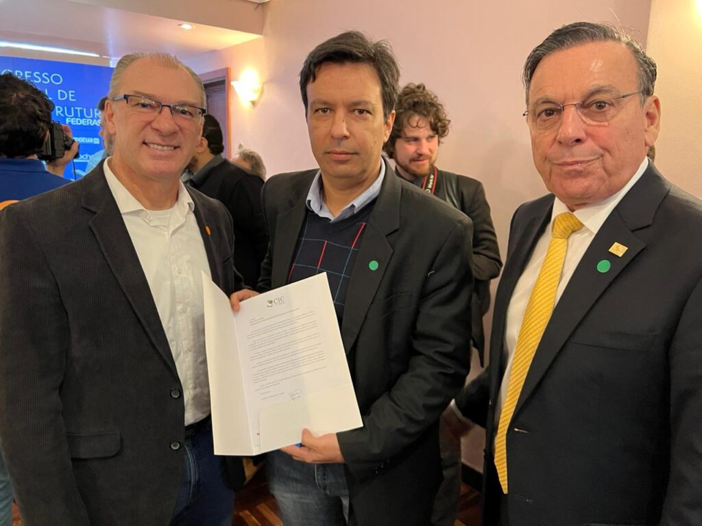 CIC-BG entrega pauta de reivindicações por melhorias na malha viária da Serra gaúcha ao DNIT