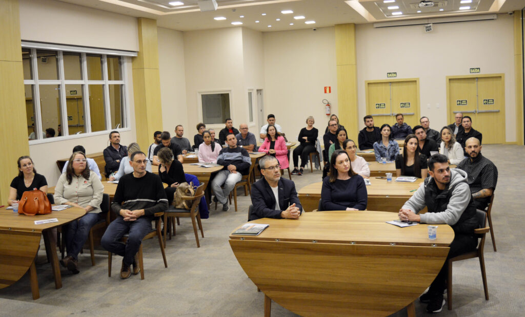 Qualifica Bento promove curso para aprimorar liderança