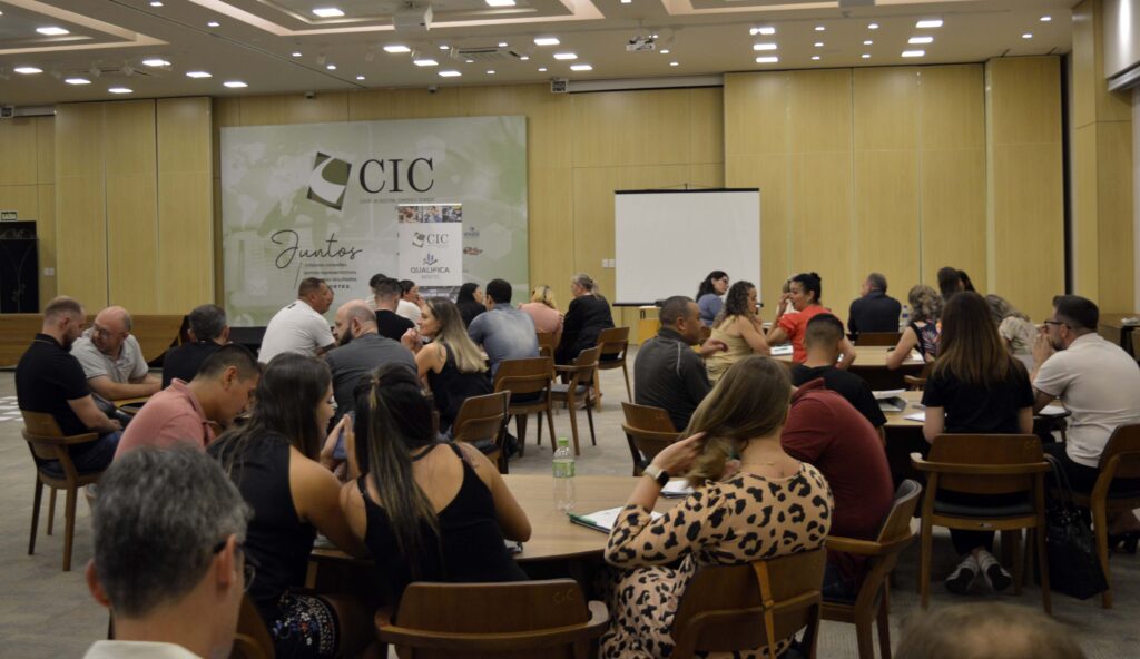 Qualifica Bento conclui capacitação sobre liderança assertiva