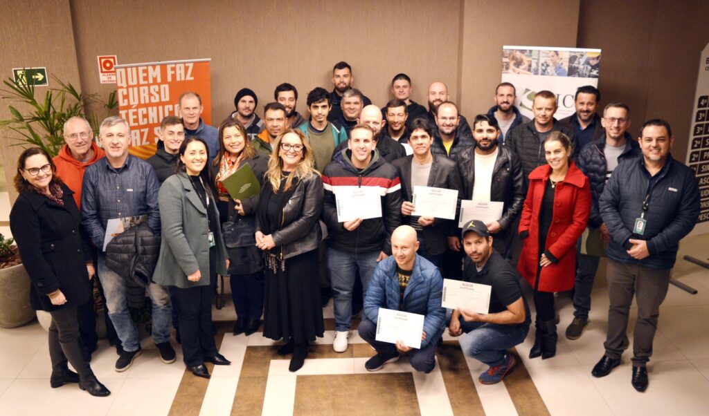 Qualifica Bento capacita mais 20 trabalhadores da indústria