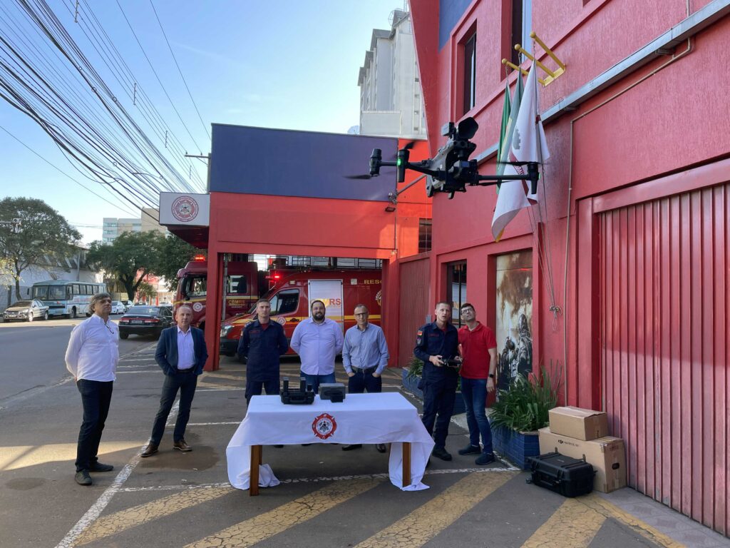 Unidos por Bento entrega drone de última geração para forças policiais do município