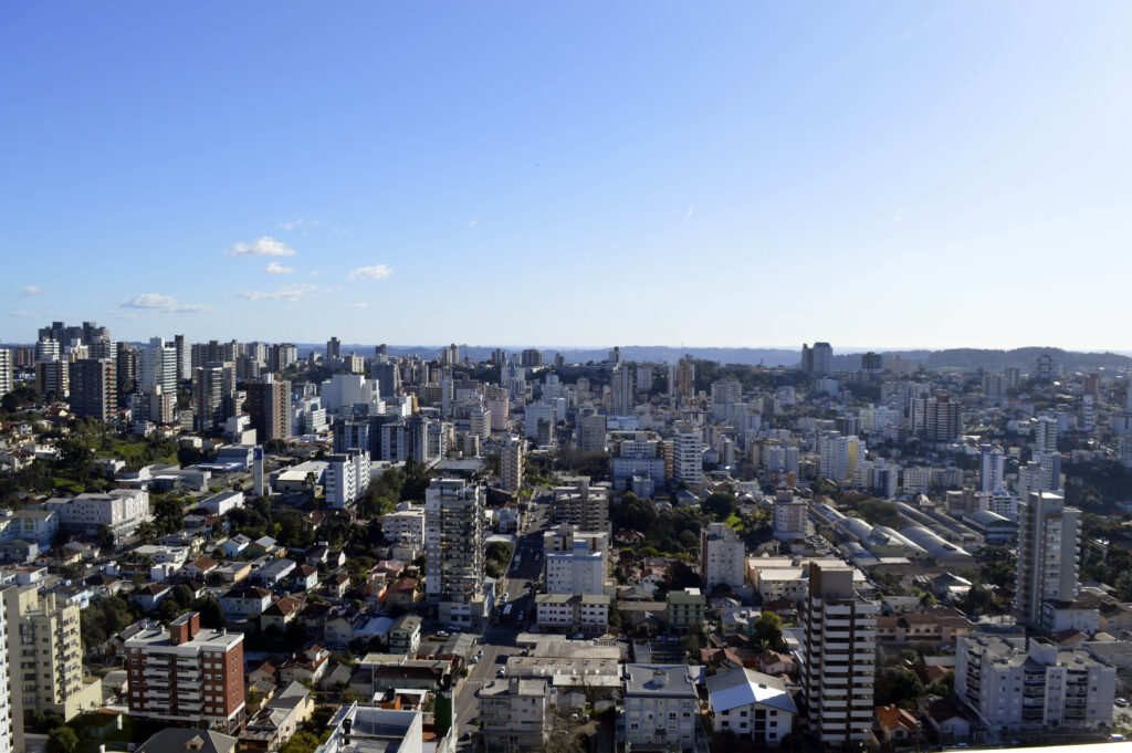 Com empregos em alta, setor de serviços mostra recuperação em Bento Gonçalves
