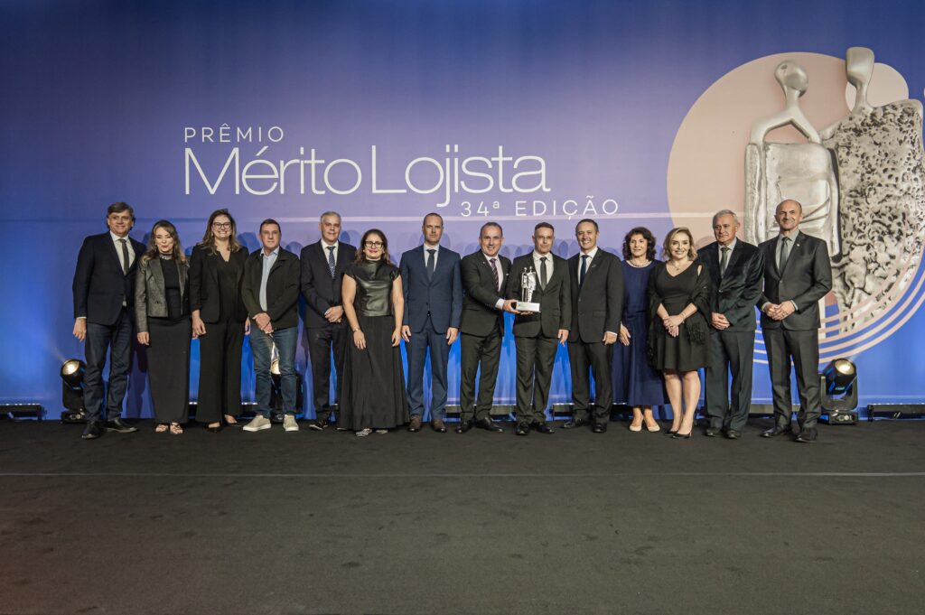 Unidos por Bento recebe Troféu Legado da CDL-BG