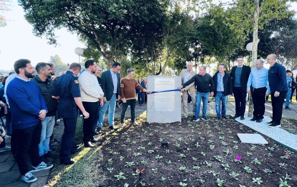 Unidos por Bento participa de homenagens às vítimas da tragédia climática do ano passado e reconhecimento aos voluntários