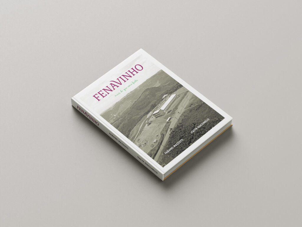 Em plena festa, Fenavinho ganha livro para reverenciar sua história