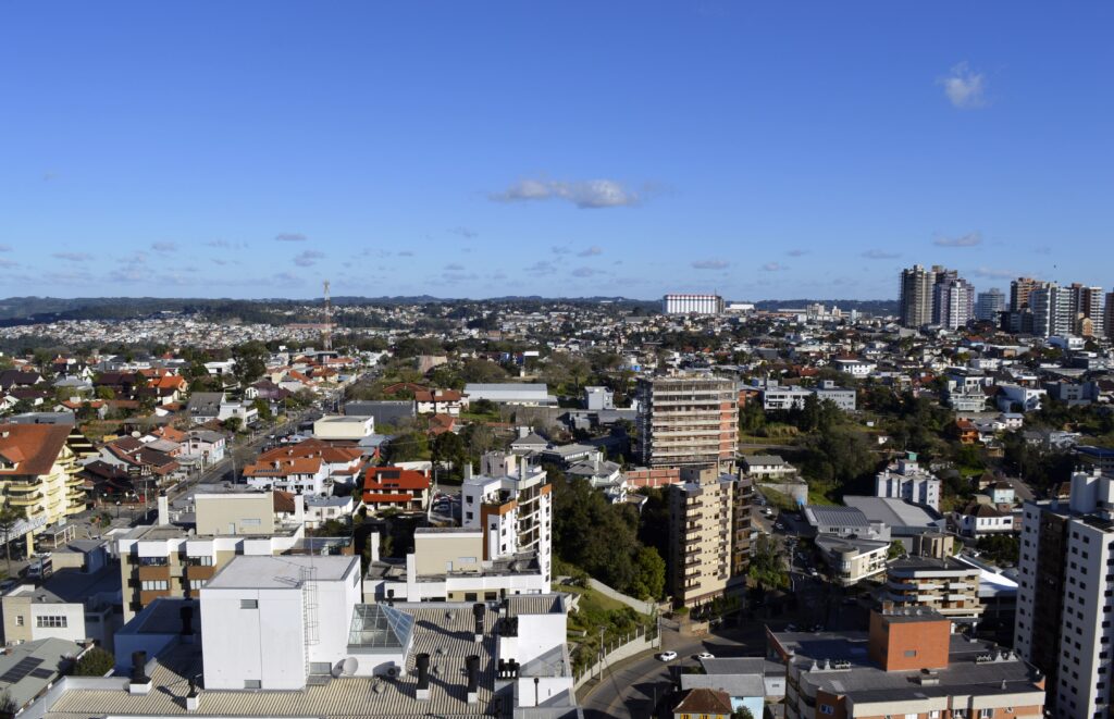 Bento Gonçalves é a 10ª cidade gaúcha que mais criou empregos no primeiro semestre