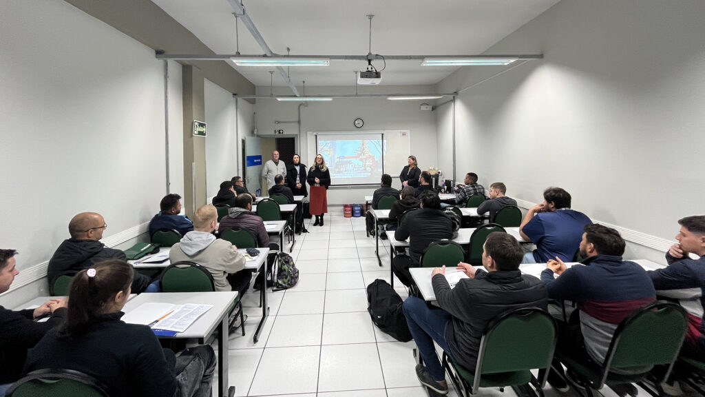 Qualifica Bento oferece cursos gratuitos de capacitação para profissionais da indústria