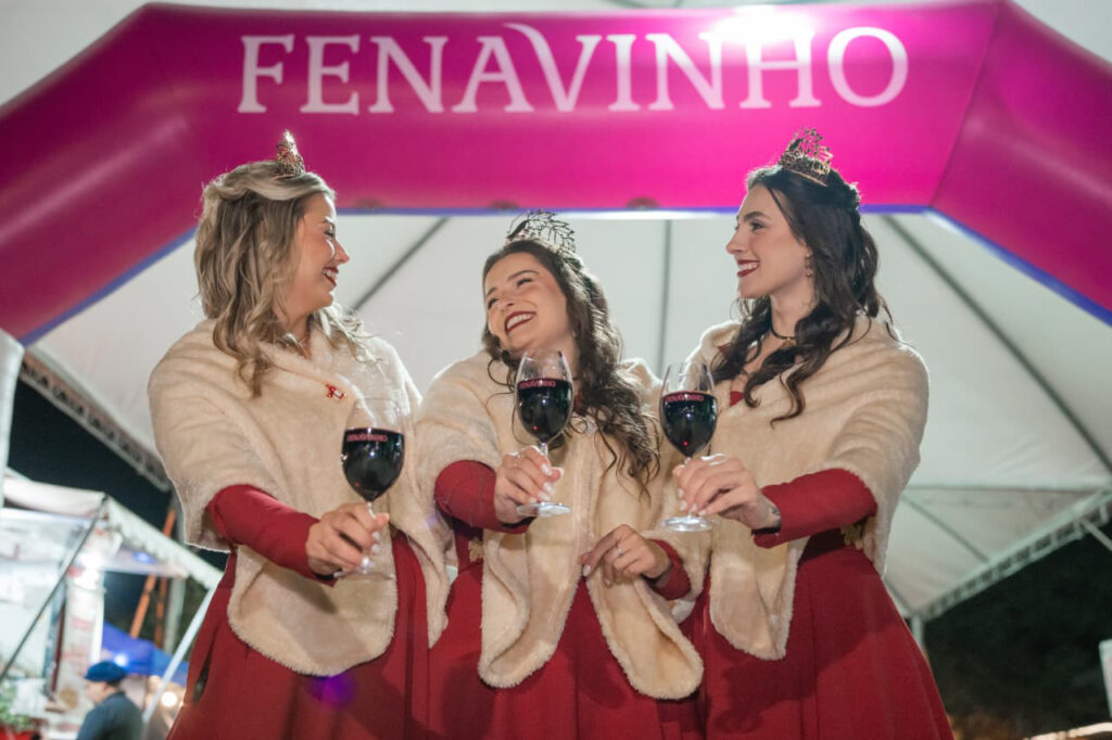 Festival Fenavinho abre celebração comunitária e resgata orgulho cultural