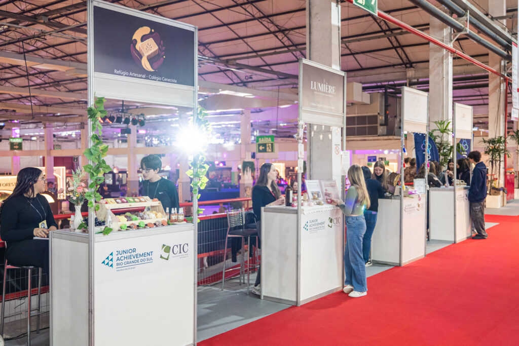 Miniempresas ganham vitrine na 34ª ExpoBento e 21ª Fenavinho para testar produtos no mercado
