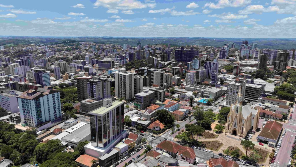 Bento Gonçalves fecha o primeiro semestre em ritmo lento na geração de empregos