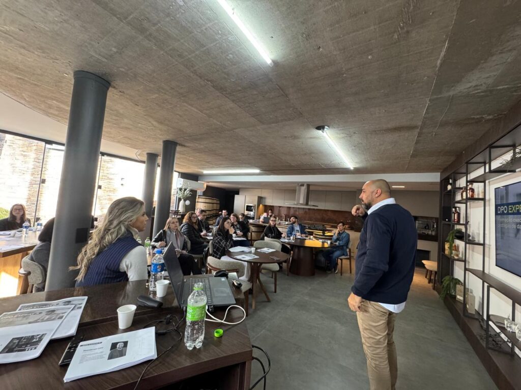CIC-BG sedia curso sobre governança de inteligência artificial